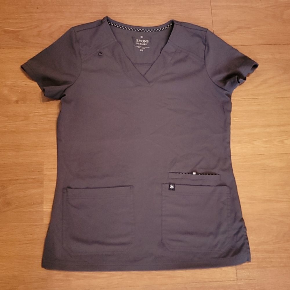Beyond Scrubs Gray top size XS